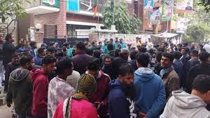 জাতীয় পার্টির চেয়ারম্যানের কার্যালয়ে ঢুকতে পুলিশের বাধা, ক্ষুব্ধ কেন্দ্রীয় নেতারা