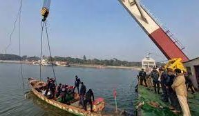 পাটুরিয়ায় ডুবে যাওয়া রজনীগন্ধাকে উদ্ধার