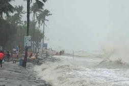 উপকূলে এখনো থামেনি ঘূর্ণিঝড় রিমালের দাপট ০