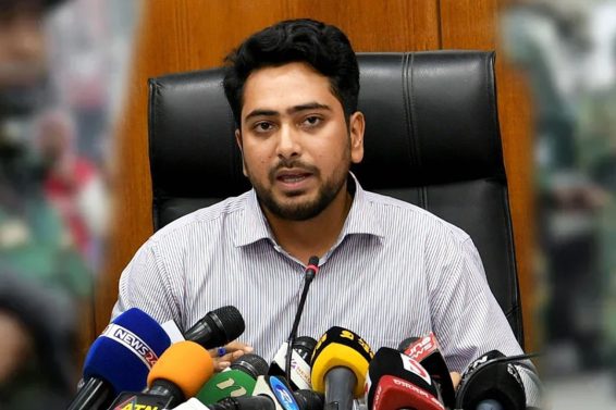 ‘জুলাই শহিদ পরিবারকে দেওয়া চাকরি কোটা হিসেবে যুক্ত হবে না’: উপদেষ্টা নাহিদ