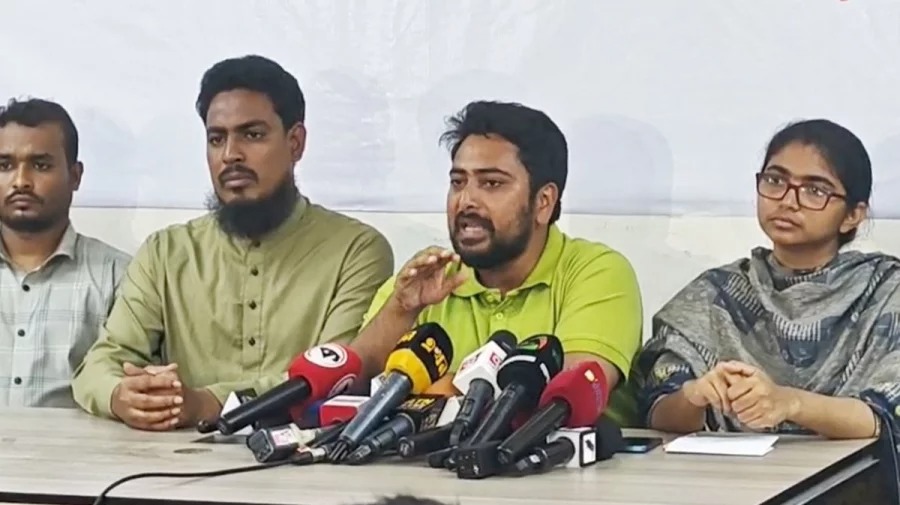  সরকারের কাছে যতটুকু সঠিক তথ্য আছে, সেটি প্রকাশ ও প্রচার জরুরি: নাহিদ