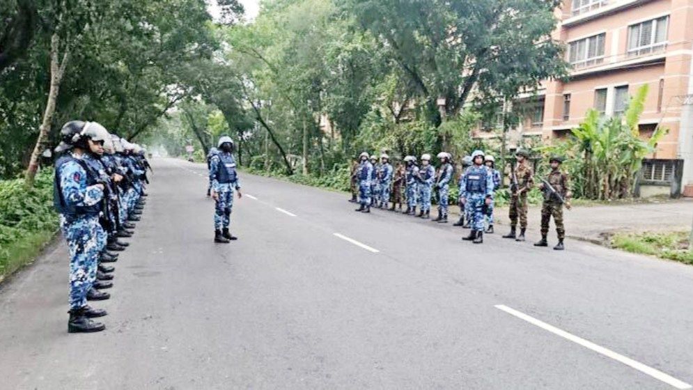 চলছে কারফিউ, থমথমে গোপালগঞ্জ