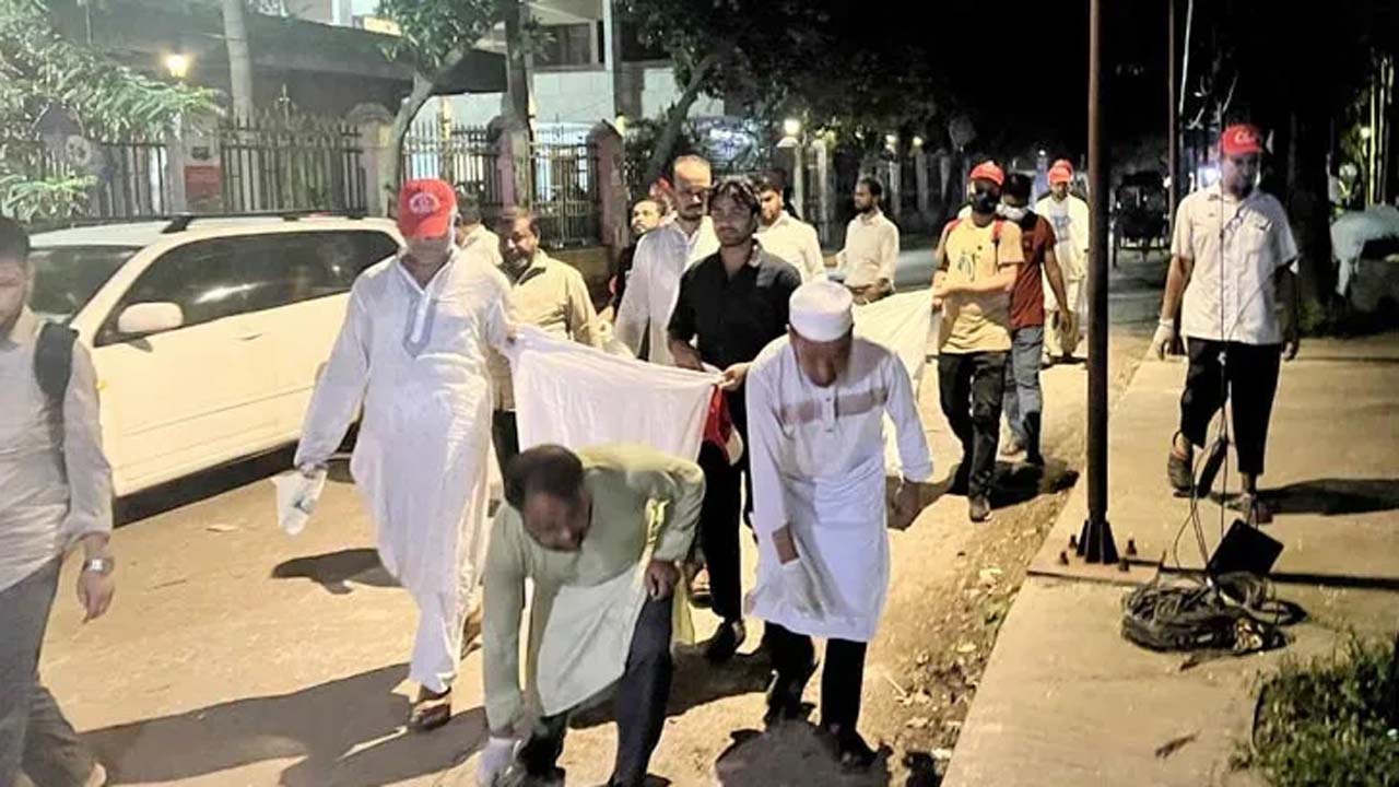 জাতীয় সমাবেশ শেষে সোহরাওয়ার্দী উদ্যান ও ঢাবি ক্যাম্পাস পরিষ্কার-পরিচ্ছন্ন করল জামায়াত