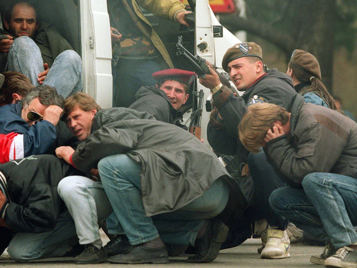 ইতালির ধনী শিকারীরা বসনিয়া যুদ্ধের সময় অর্থের বিনিময়ে মানুষ মারতেন