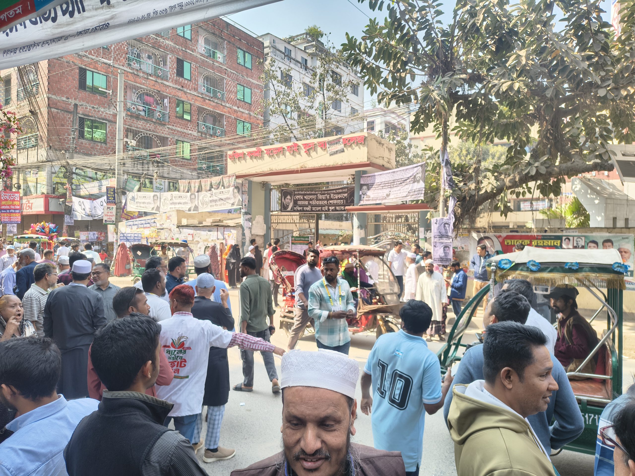 ভোট গ্রহণ চলিছে শান্তিপূর্ণভাবে কিন্তু ভোটার উপস্থিতি কম: বিবিসি