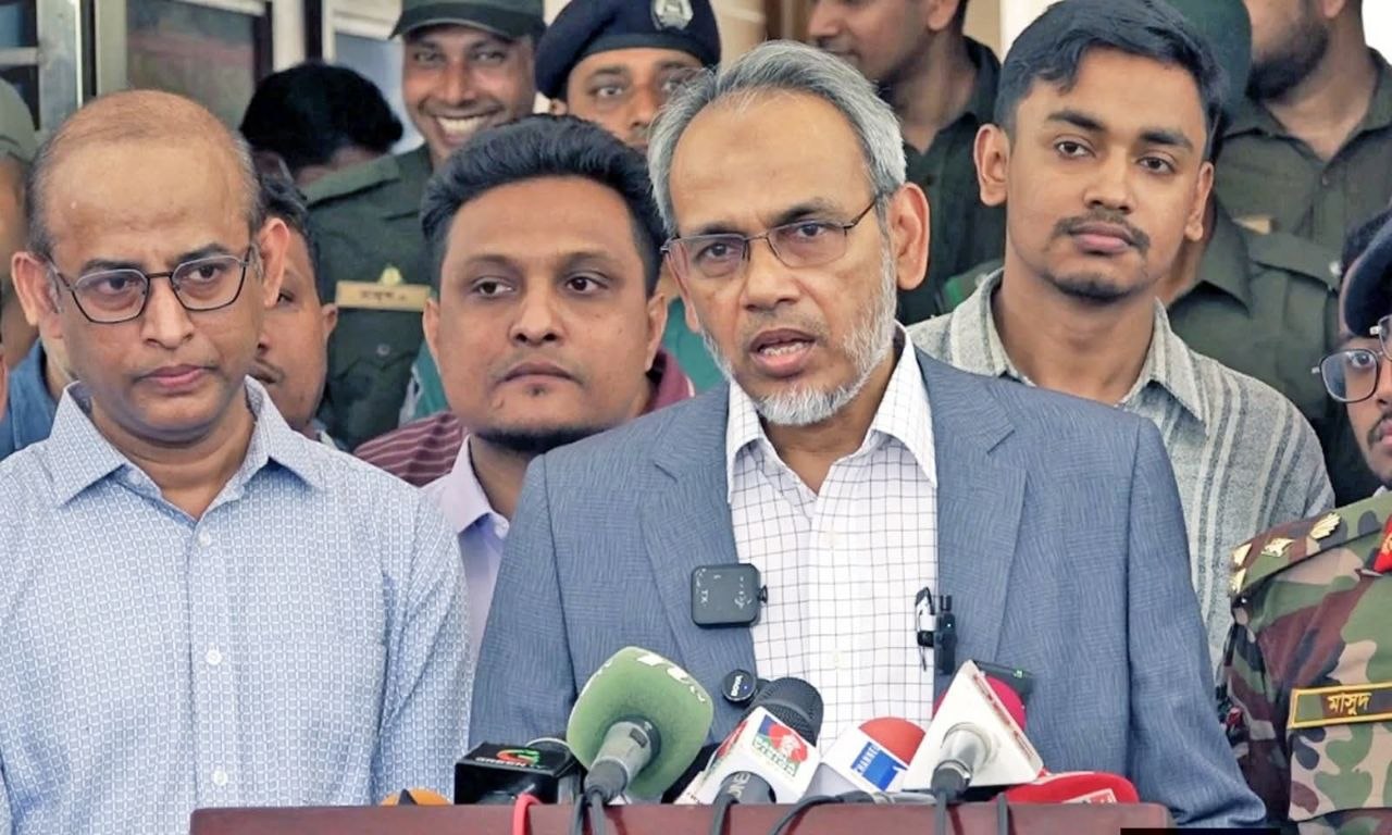 রাজশাহী মেডিকেলে হামের প্রাদুর্ভাব পরিস্থিতি পরিদর্শন, দ্রুত ভ্যাক্সিন সরবরাহের তাগিদ