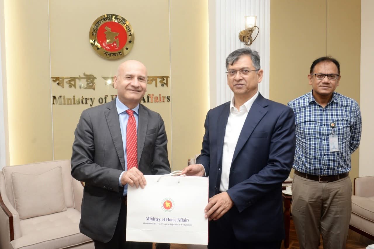 বাংলাদেশ ইতালির সঙ্গে সম্পর্ককে বিশেষ গুরুত্ব দেয়: স্বরাষ্ট্রমন্ত্রী