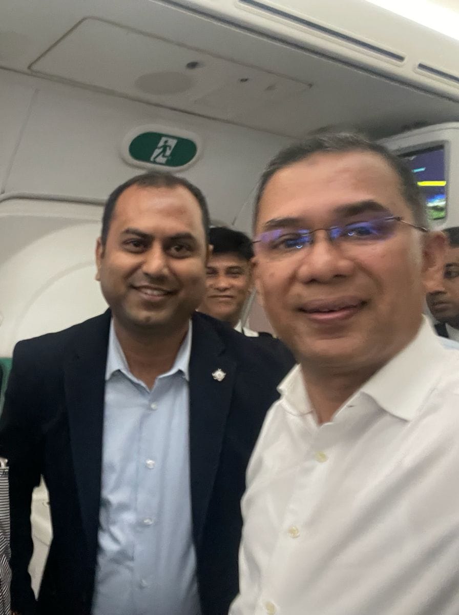 প্রধানমন্ত্রীর সাথে মালয়েশিয়ায় নাজমুল হক